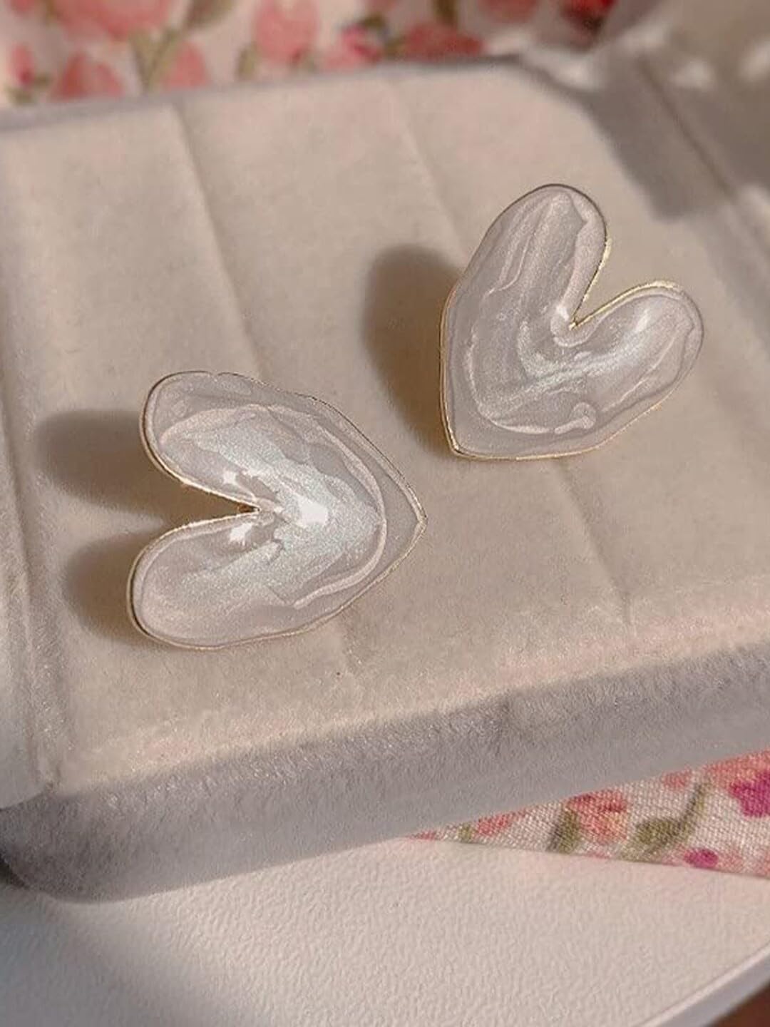 El Regalo Womens Irregular Feather- Light Heart Stud Earrings- Vintage Retro Style Enamel Heart Stud Earrings