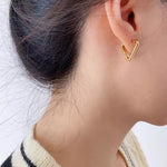 El Regalo Waterproof Men's Women's Punk Stainless Steel Triangle Shape Design Hoop Earrings - Geometry Triangle Huggie Hoop Earrings, Minimalist Punk Rock Style (Gold)